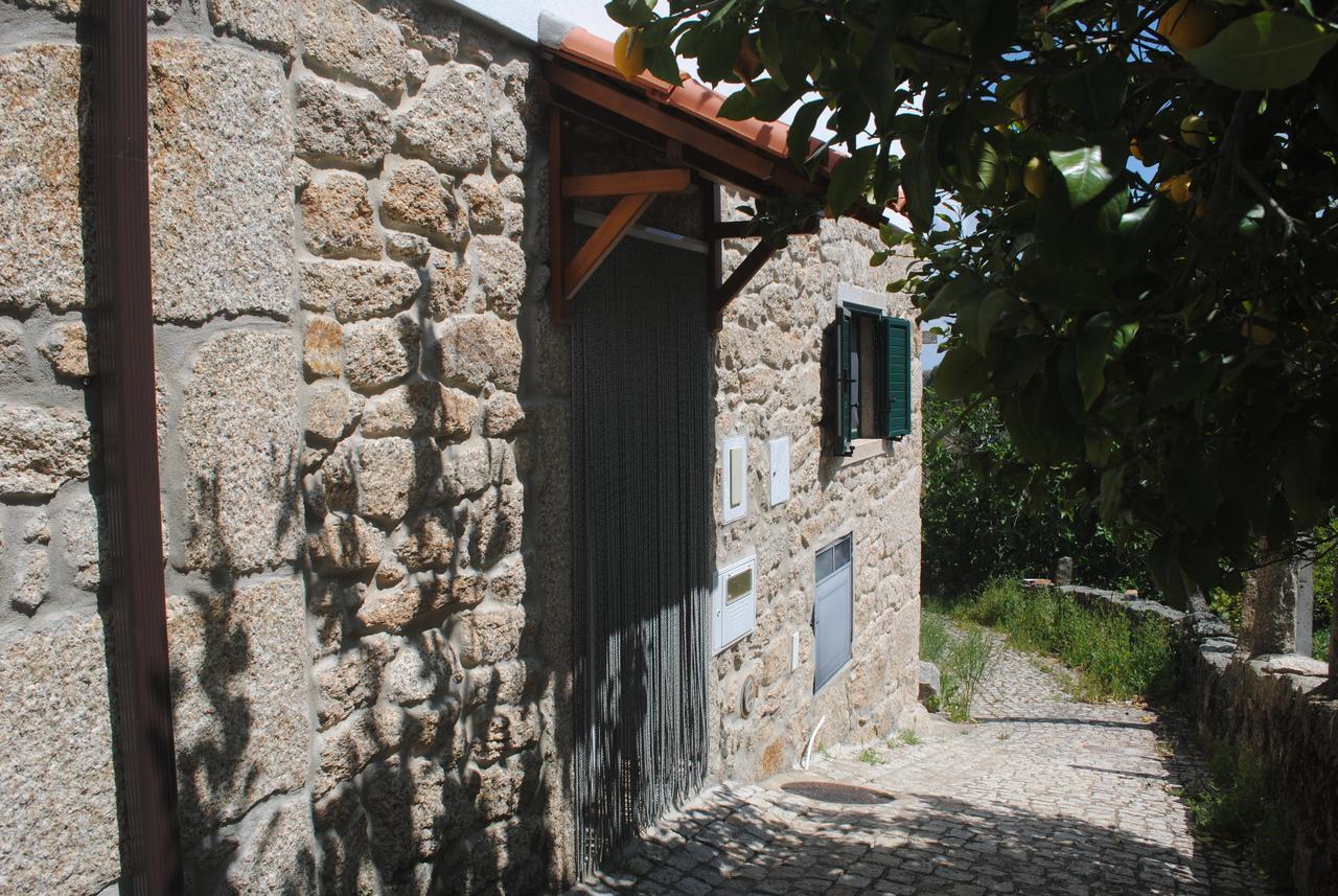 Moradia Familia Escoto Villa Monsanto Exterior photo